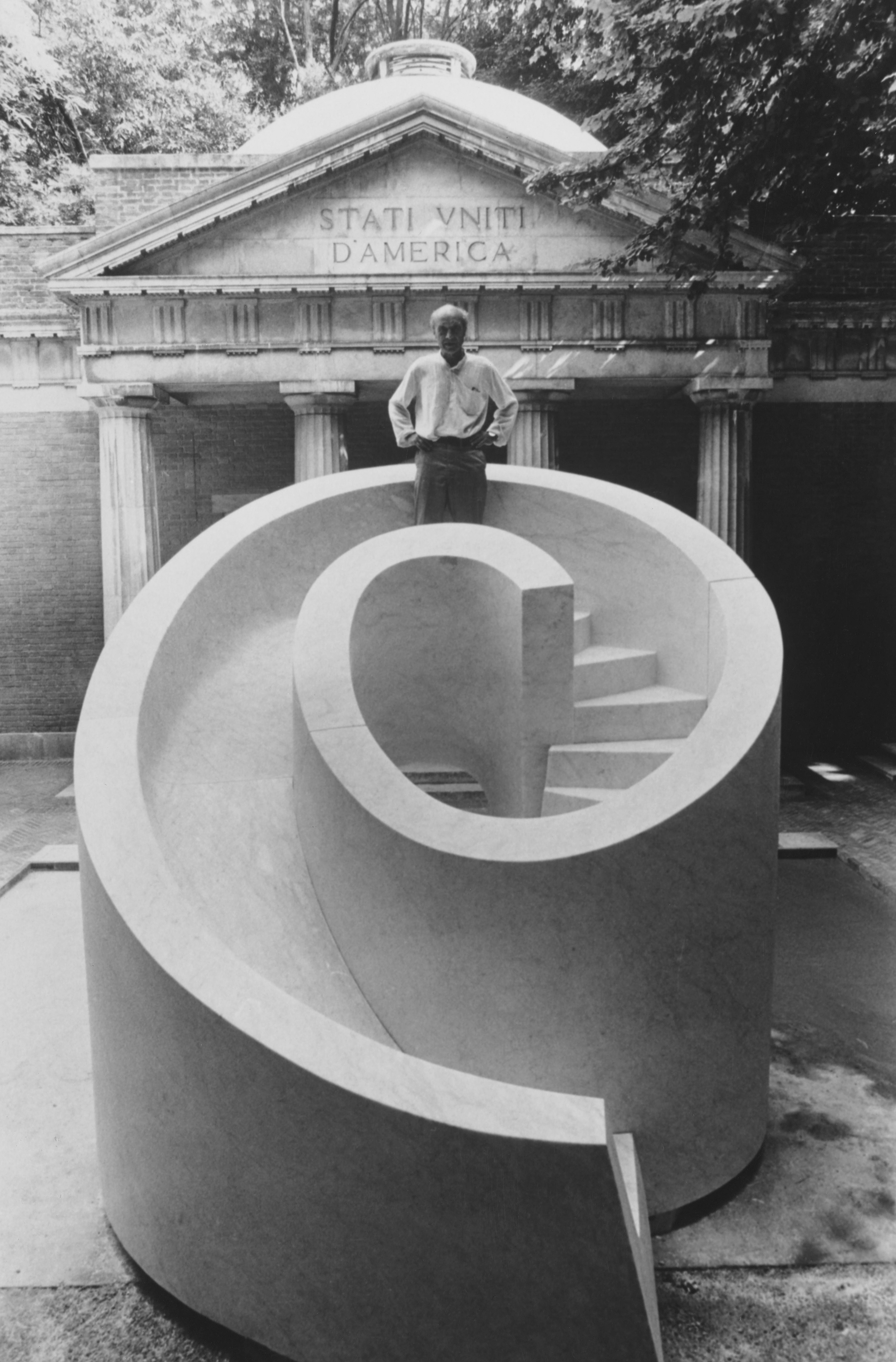 Isamu Noguchi on top of Slide Mantra at Isamu Noguchi: What is Sculpture?, Venice Biennale, June 29–September 28, 1986. The Noguchi Museum Archives, 144050.