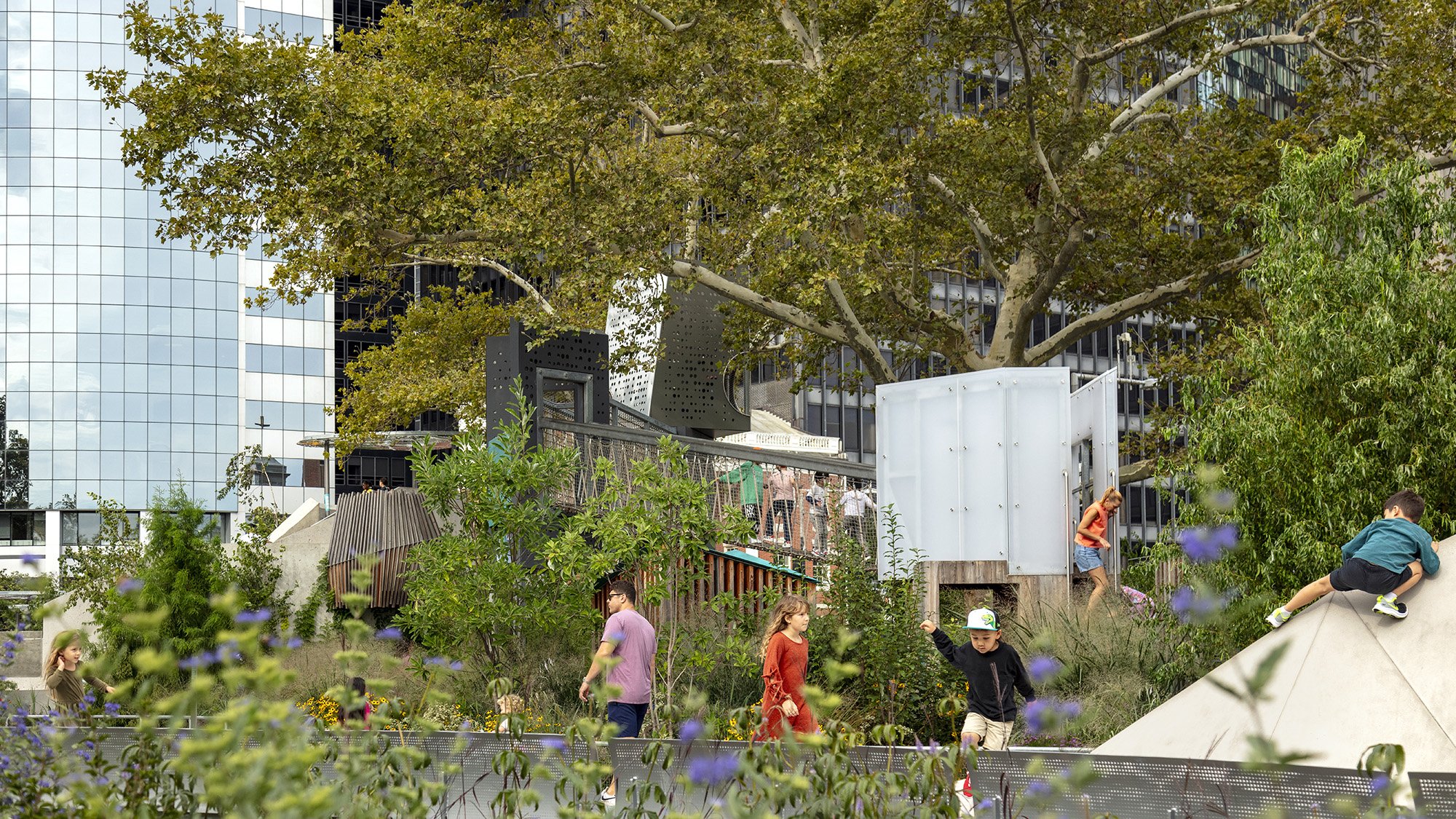 Sahar Coston-Hardy, ESTO